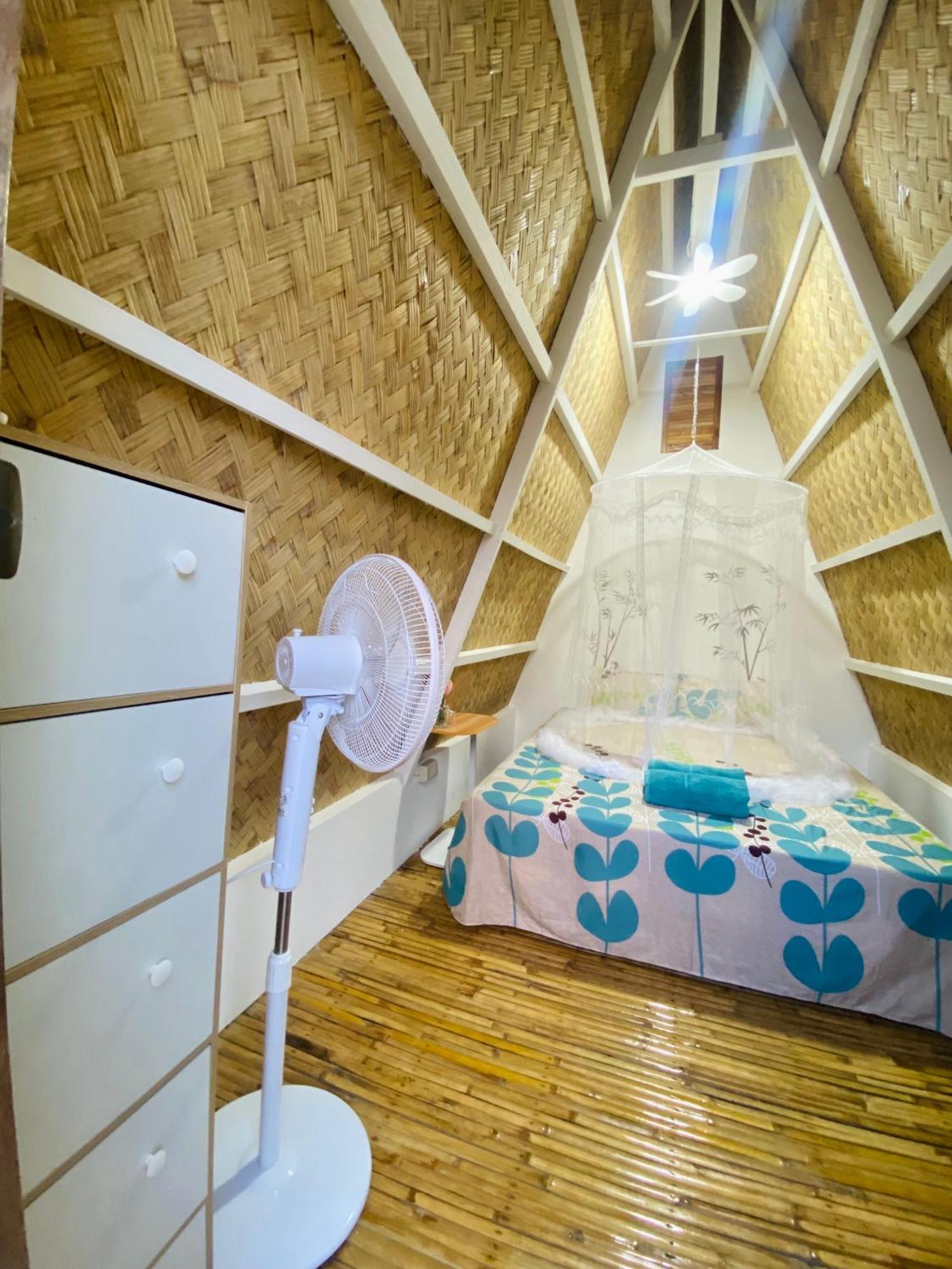Happy Monkey Hostel El Nido Zewnętrze zdjęcie
